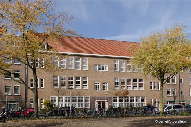 3e Montessorischool, één van de vier scholen op het Hygiëaplein.
              <br/>
              Annemarieke Verheij, 2015-10-31